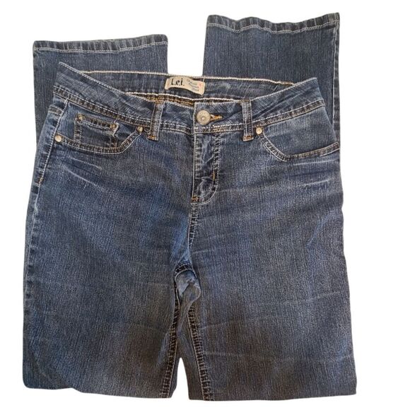 l.e.i. Chelsea blue denim jeans, lowrise bootcut, girls size 16 - Picture 2 of 7